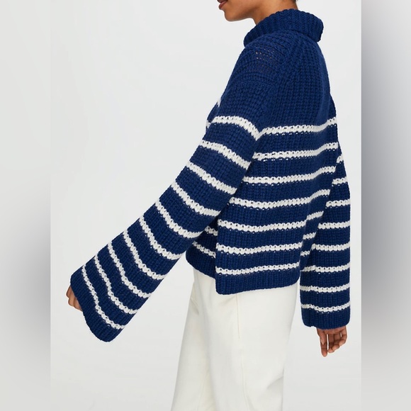 Aritzia - The Group Babaton 100% Alpaca Sweater, Sz Small - Picture 5 of 5